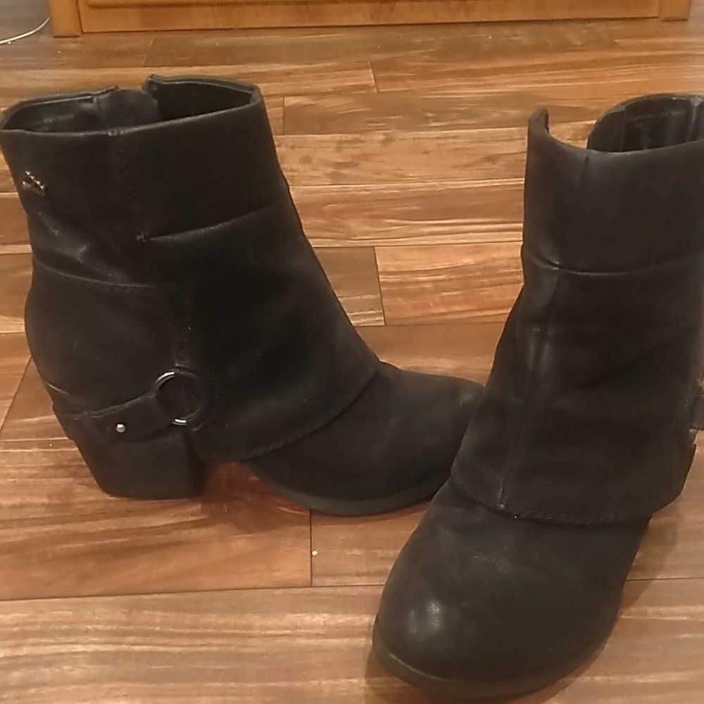Heeled boots